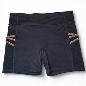 Fabletics Motion 365 Womens Shorts Size Medium Black Leopard Workout Leggings